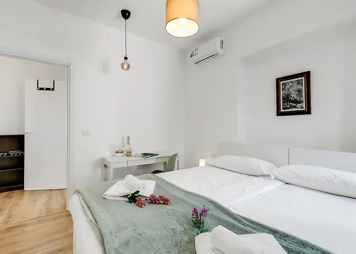 Luce Terra ستريزا